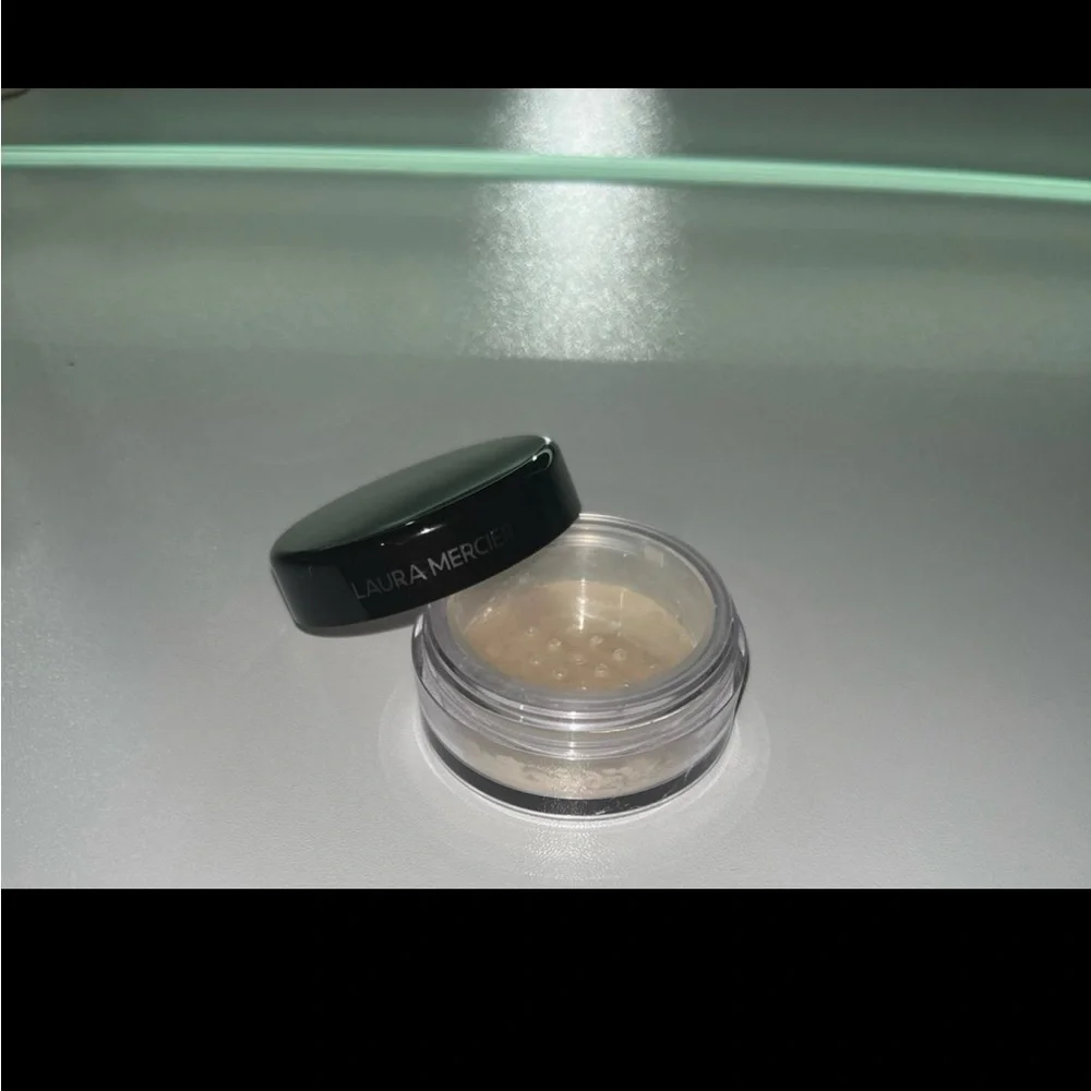 Laura Mercier Translucent Loose Setting Powder